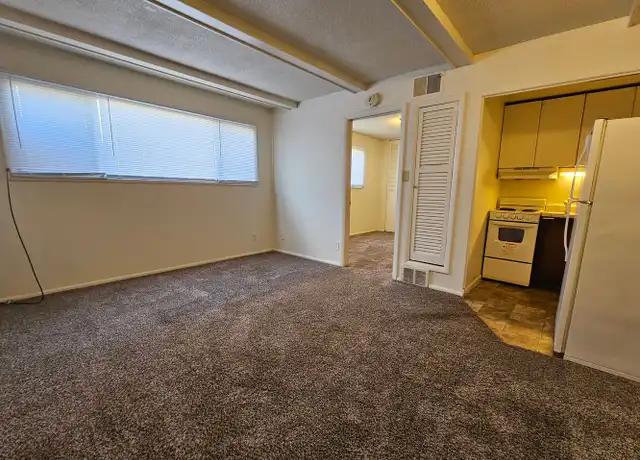 Property at 6 40th St NE Unit 06, Cedar Rapids, IA, 52402, 1 bed, 1 bath, [object Object]