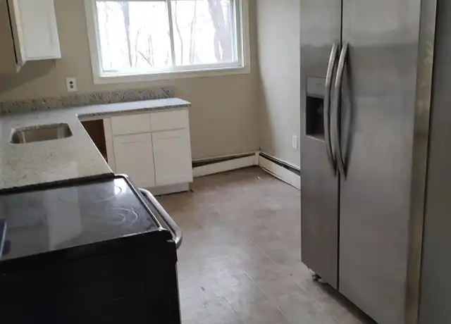 Property at 107 2nd St Unit 1st Flr, Blakely, PA, 18447, 3 beds, 1 bath, [object Object]
