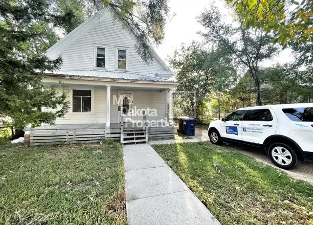 Property at 310 S Edmunds St, Mitchell, SD, 57301, 4 beds, 1 bath, [object Object]