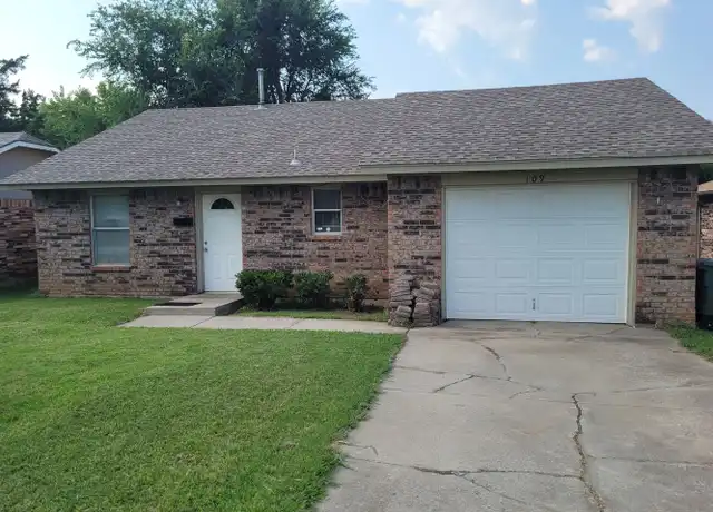 Property at 109 W Clegern Ave, Edmond, OK, 73003, 2 beds, 1 bath, [object Object]