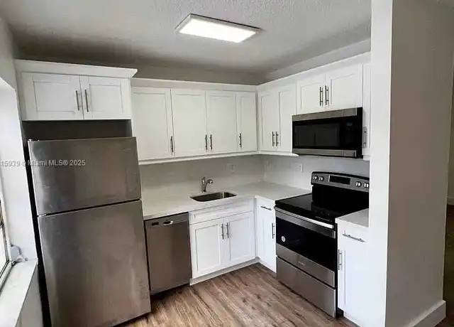 Property at 858 SW 2nd St Unit 1, Miami, FL, 33130, 2 beds, 1 bath, [object Object]