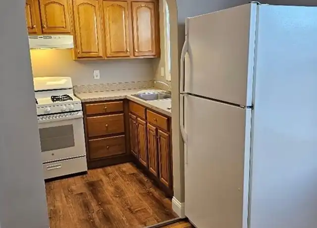 Property at 40 McGee St Unit 2, Fall River, MA, 02721, 2 beds, 1 bath, [object Object]