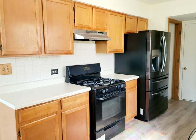 Photo of 347 S Collins St, South Elgin, IL 60177