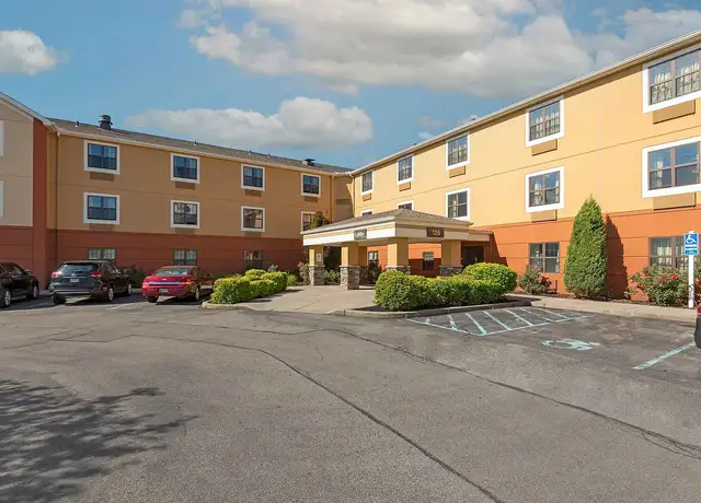 Photo of 125 Inn Keepers Ln, Buffalo, NY 14228