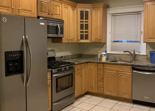 Property at 17 Hewlett St Unit 1, Roslindale, MA, 02131, 2 beds, 1 bath, [object Object]