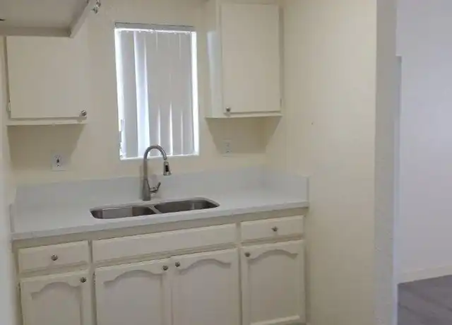 Property at 211 E 55th St Unit 6, Los Angeles, CA, 90011, 1 bed, 1 bath, [object Object]