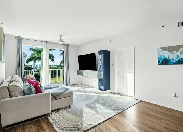 Property at 802 W Windward Way #307, Lantana, FL, 33462, 2 beds, 2 baths, [object Object]