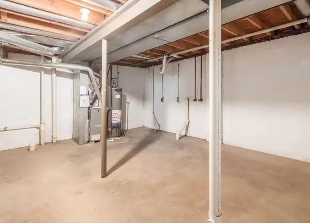 Property at 2353 McCauley Ct, Columbus, OH, 43220, 2 beds, 1.5 baths, [object Object]