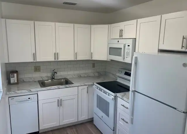 Property at 19 Pine Arbor Ln #103, Vero Beach, FL, 32962, 1 bed, 1.5 baths, [object Object]