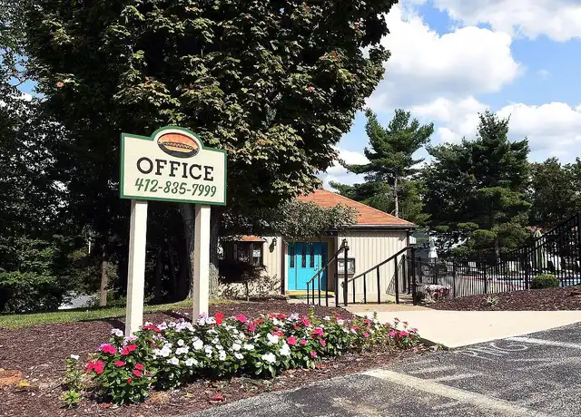 Property at Highfield Crossing - 1200 Highfield Ct, Bethel Park, PA, 15102, 1 bed, 1 bath, [object Object]
