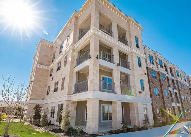Photo of 12050 Research Rd, Frisco, TX 75033