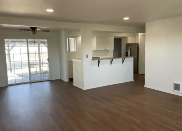 Property at 1307 W Craig St, Moses Lake, WA, 98837, 4 beds, 2 baths, [object Object]