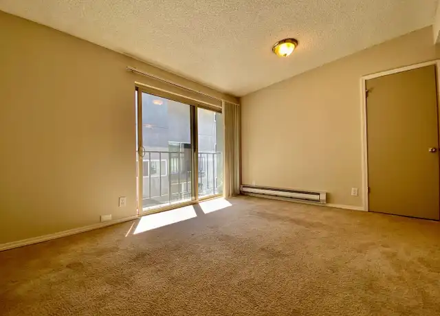 Property at Twin Oaks Apartments - 5263 15th Ave NE, Seattle, WA, 98105, 1 bed, 1 bath, [object Object]