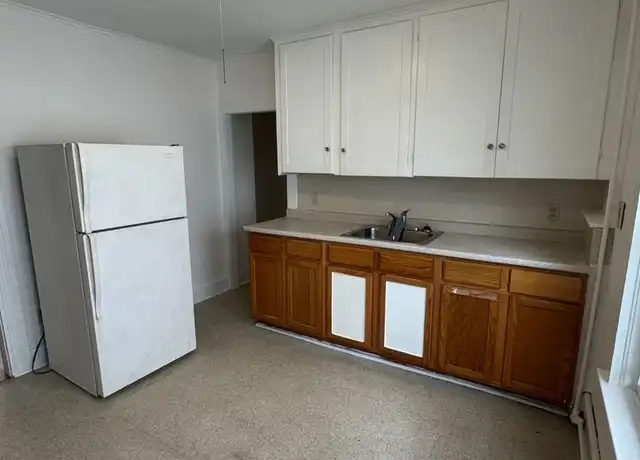 Property at 90 Main St, Springfield, VT, 05156, 1 bed, 1 bath, [object Object]