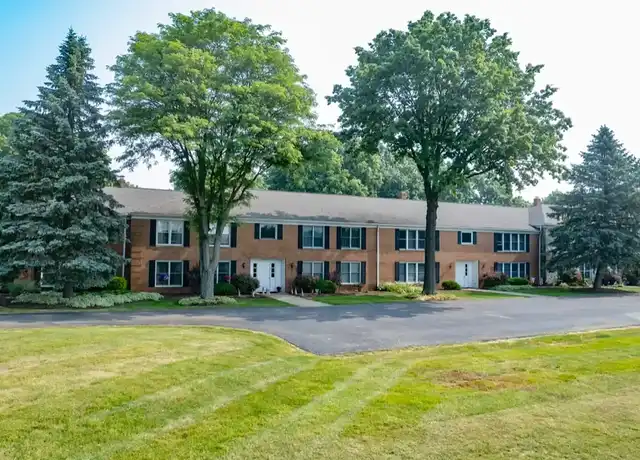 Property at Bobolink Manor Apartments - 2255 Applegrove St NW, North Canton, OH, 44720, 2 beds, 1.5 baths, [object Object]