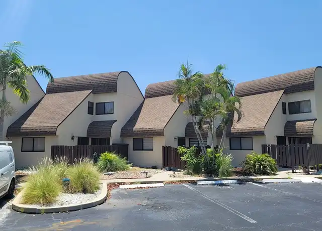 Property at 1170 Lake McGregor Dr Unit 2C, Fort Myers, FL, 33919, 3 beds, 2 baths, [object Object]