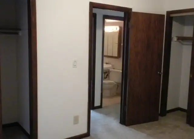 Property at 2520 N Stowell Ave Unit 2520 207, Milwaukee, WI, 53211, 2 beds, 1 bath, [object Object]