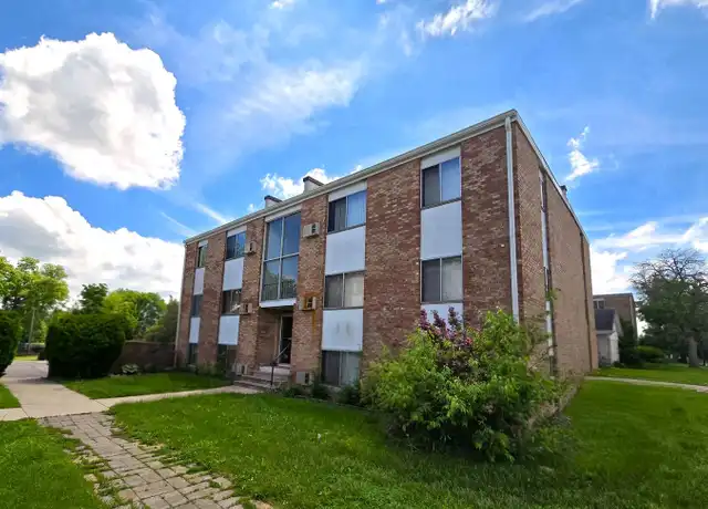 Property at 1025 1st St Unit 7, Charleston, IL, 61920, 1 bed, 1 bath, [object Object]