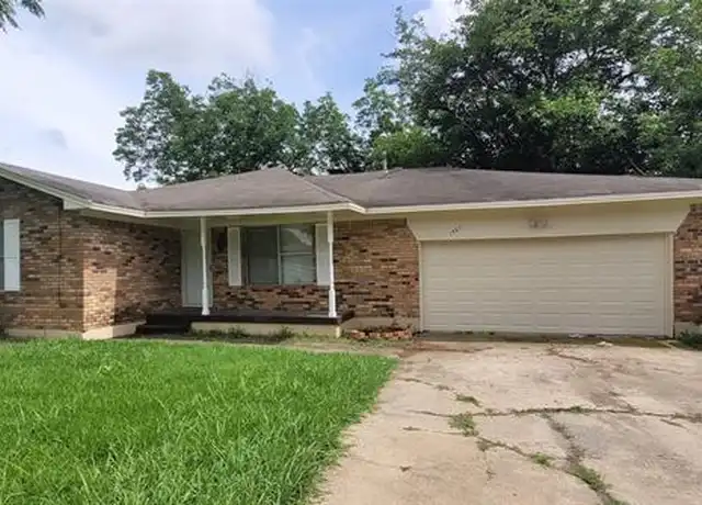 Property at 1587 E Springcrest Cir, Lancaster, TX, 75134, 3 beds, 2 baths, [object Object]