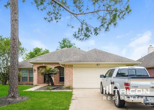 Property at 114 Crescent Bay Dr, League City, TX, 77573, 3 beds, 2 baths, [object Object]