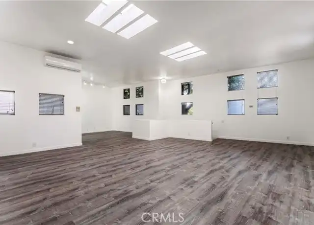 Property at 600 Flower Ave Unit 1, Venice, CA, 90291, 2 beds, 1 bath, [object Object]