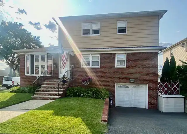Property at 635 10th St, Lyndhurst, NJ, 07071, 2 beds, 1 bath, [object Object]
