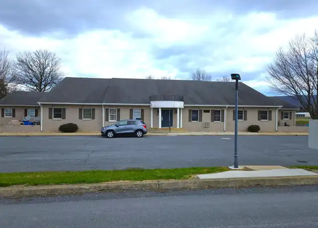 Property at 5075 Lincoln Way E Unit C, Fayetteville, PA, 17222, 1 bed, 1 bath, [object Object]