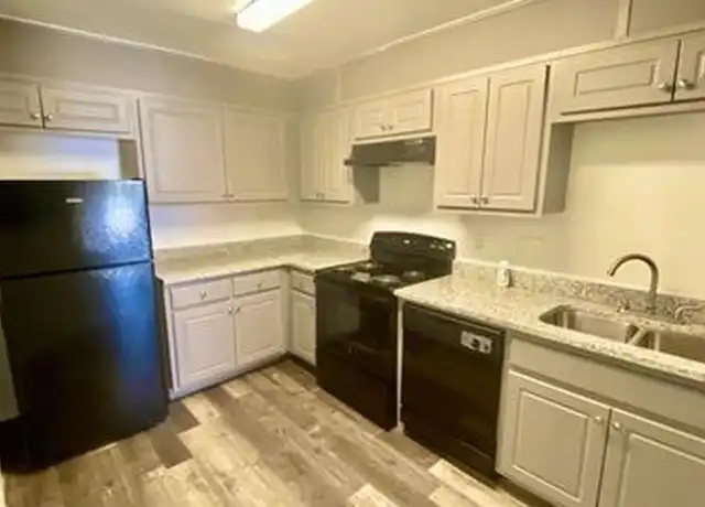 Property at 6 Howard St, Montgomery, AL, 36104, 3 beds, 2 baths, [object Object]