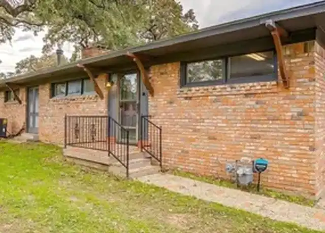 Property at 216 Brown Trl, Hurst, TX, 76053, 3 beds, 2 baths, [object Object]