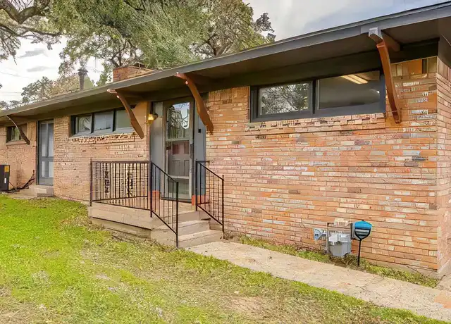 Property at 216 Brown Trl, Hurst, TX, 76053, 3 beds, 2 baths, [object Object]