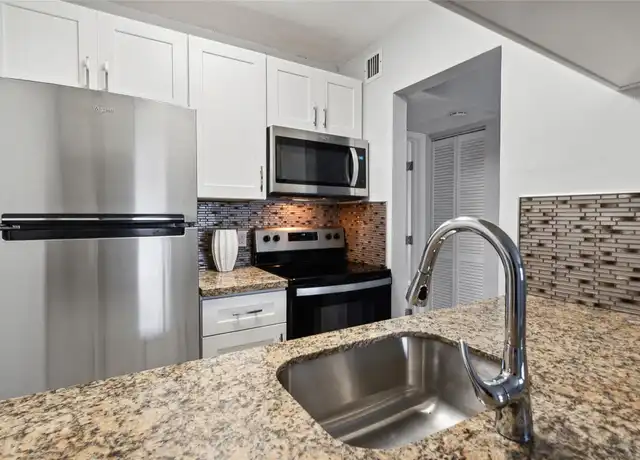 Property at 1470 N Dixie Hwy #19, Fort Lauderdale, FL, 33304, 1 bed, 1 bath, [object Object]