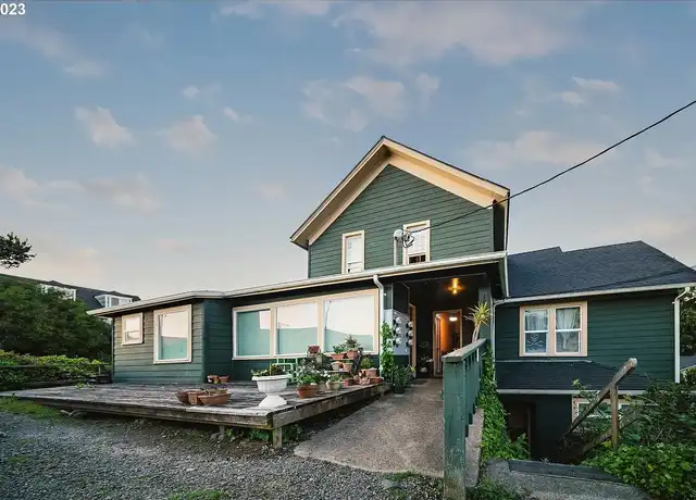 Property at 1007 SW Alder St, Newport, OR, 97365, 1 bed, 1 bath, [object Object]
