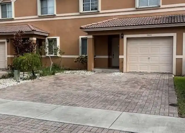 Property at 9920 NW 19th Pl, Sunrise, FL, 33322, 3 beds, 2.5 baths, [object Object]