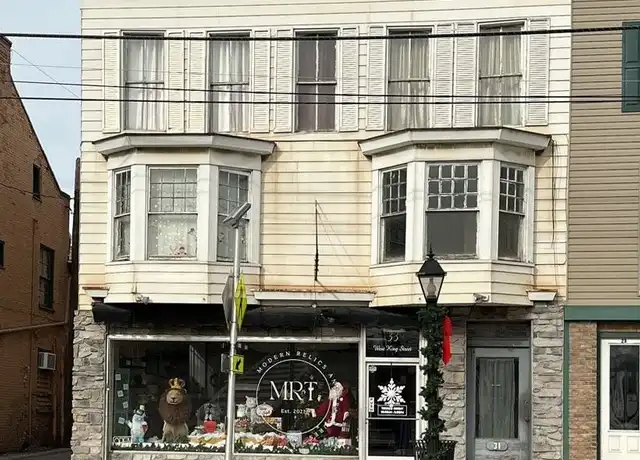 Property at 31 W King St Unit 31 5, Shippensburg, PA, 17257, 1 bed, 1 bath, [object Object]