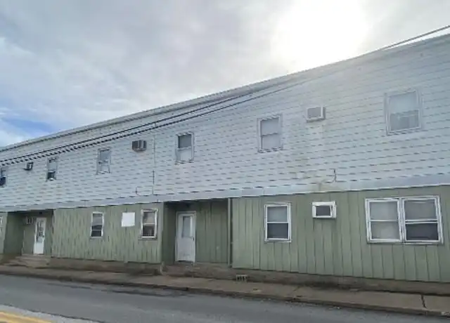 Property at 147 W Main St Unit 9, Windsor, PA, 17366, 2 beds, 1 bath, [object Object]