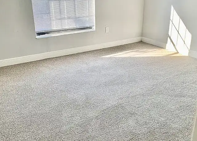 Photo of 8402 N Waterford Ave, Tampa, FL 33604