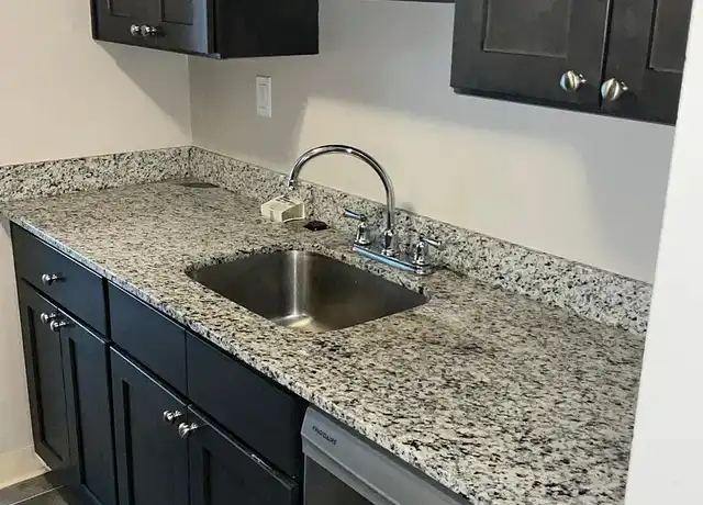 Property at Creekside Apartments - 1424 Passey Ln, Lancaster, PA, 17603, 1 bed, 1 bath, [object Object]