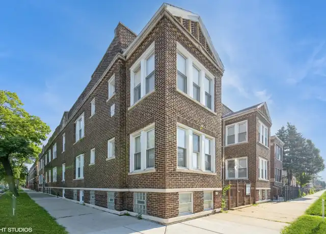 Property at 4954 W Augusta Blvd Unit 2, Chicago, IL, 60651, 2 beds, 1 bath, [object Object]