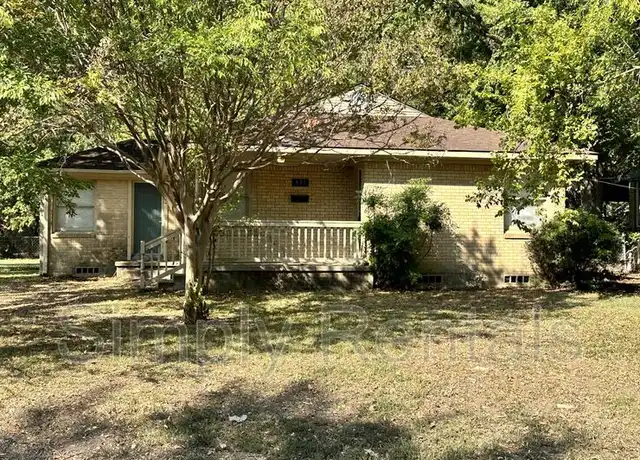 Property at 835 Fisher St, Sulphur Springs, TX, 75482, 2 beds, 1 bath, [object Object]