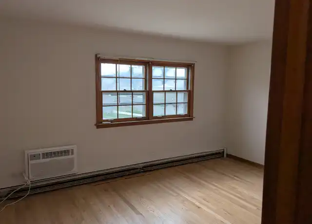 Property at 8919 Burlington Ave Unit 2N, Brookfield, IL, 60513, 2 beds, 1 bath, [object Object]