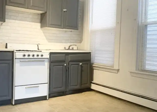 Property at 8 Parker Hill Ave, Roxbury, MA, 02120, 3 beds, 1 bath, [object Object]