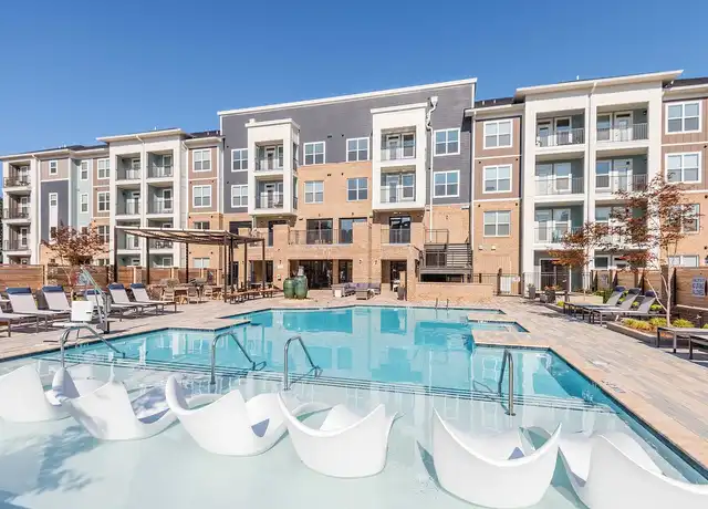 Property at Leigh House - 2421 Landmark Dr, Raleigh, NC, 27607, 1 bed, 1 bath, [object Object]