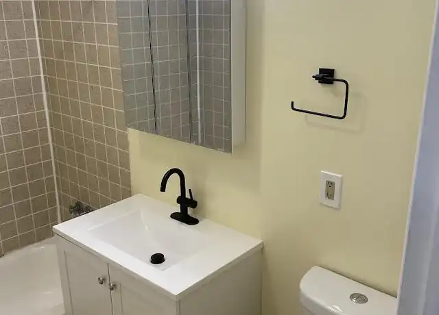 Property at 138 Jamesville Ave Unit B3s, Syracuse, NY, 13210, 2 beds, 1 bath, [object Object]