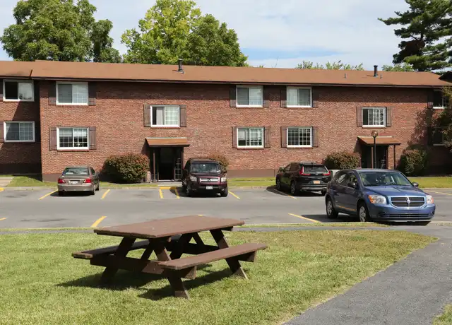 Property at 138 Jamesville Ave Unit A4s, Syracuse, NY, 13210, 2 beds, 1 bath, [object Object]