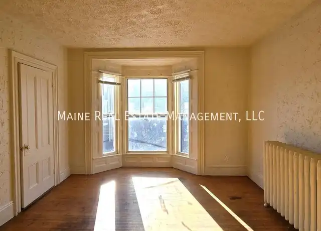 Property at 179 Pine St Unit 4, Lewiston, ME, 04240, 2 beds, 1 bath, [object Object]