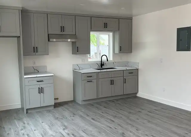 Property at 15516 S White Ave Unit 3, East Compton, CA, 90221, 1 bed, 1 bath, [object Object]
