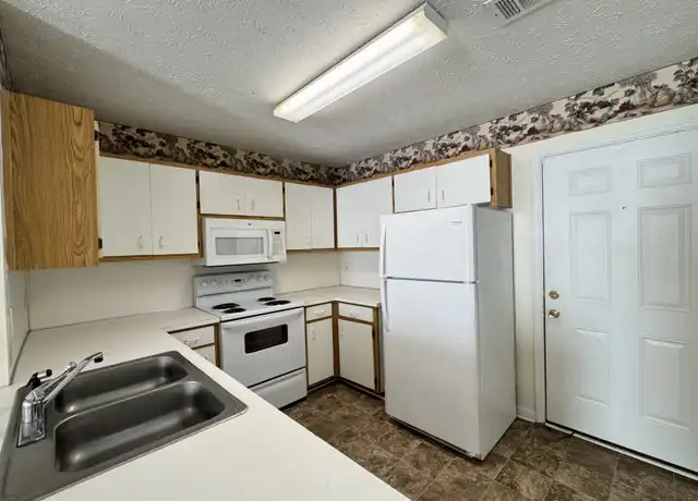 Property at 5235 Crystal Ct Unit D, Columbus, GA, 31907, 2 beds, 1.5 baths, [object Object]