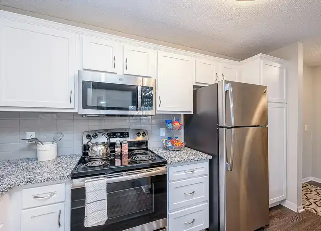 Property at ReNew Town Center - 12100 Singletree Ln, Eden Prairie, MN, 55344, 1-2 bed, 1-2 bath, [object Object]
