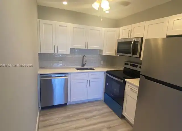 Property at 114 Brighton E Unit 114, Boca Raton, FL, 33434, 2 beds, 1.5 baths, [object Object]