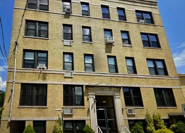 Property at 287 Lawton Ave Unit 11, Cliffside Park, NJ, 07010, 1 bed, 1 bath, [object Object]